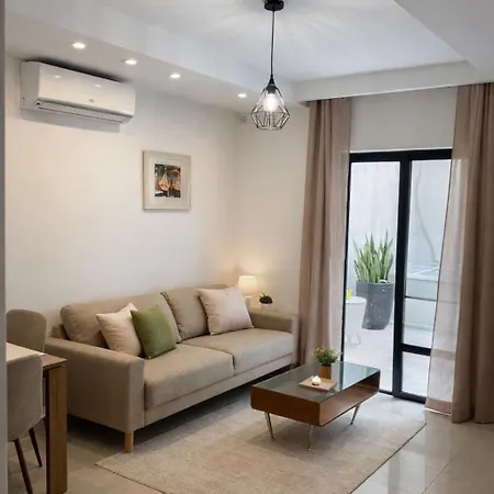 Azure Jacuzzi Maisonette 公寓