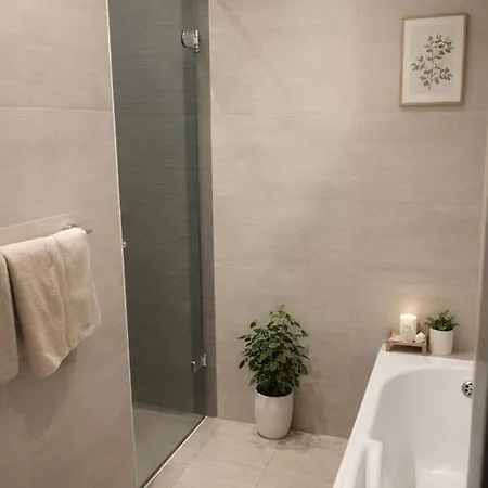 Azure Jacuzzi Maisonette 公寓 *