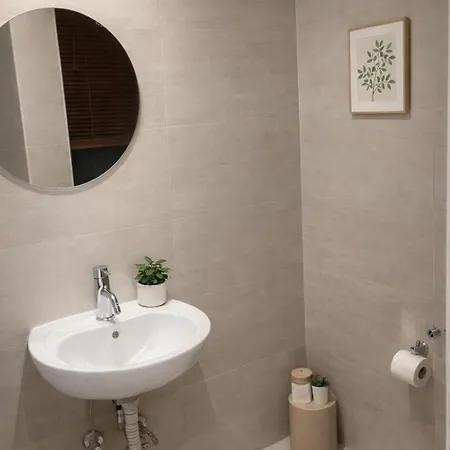 Azure Jacuzzi Maisonette * 斯利马